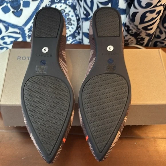 Rothy's Taupe camo points - Picture 2 of 4